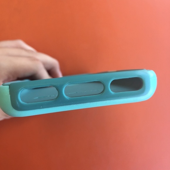 A detachable blue iPhone 6 case by boost mobile - Picture 5 of 7